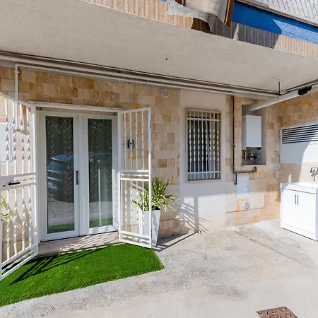 Lovely Near The Sea W/ Private Parking! Appartement *